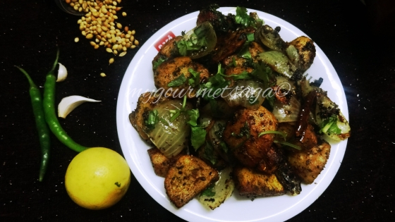 Tangy & Garlicky Colocasia coated with spices 